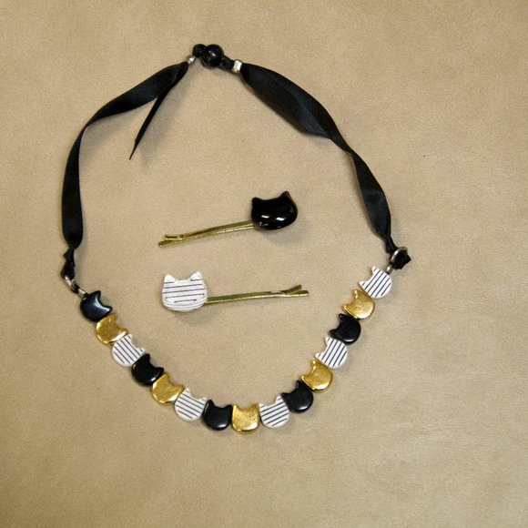 Gymboree Other - SUPER cute Gymboree kitty cat necklace and two hair pins